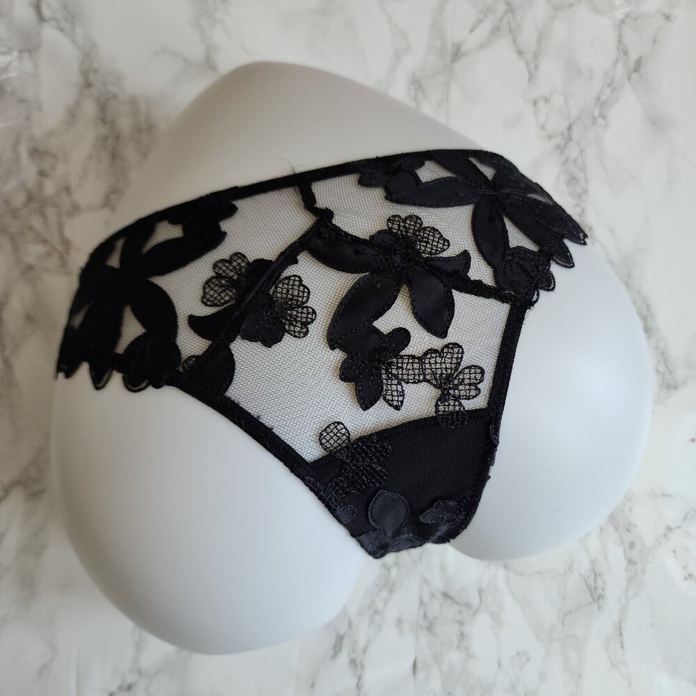 VICTORIA'S SECRET VERY SEXY ZIGGY GLAM FLORAL EMBROIDERY THONG PANTY